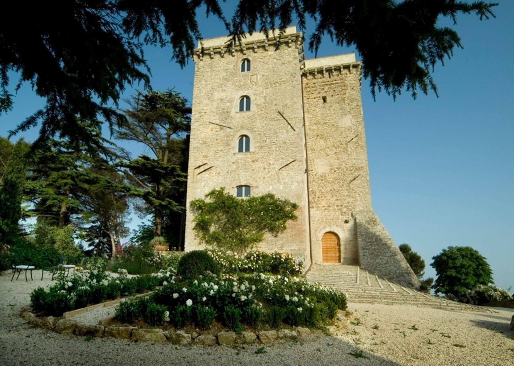 الشقق الفندقية توديفي  Torre Almonte المظهر الخارجي الصورة