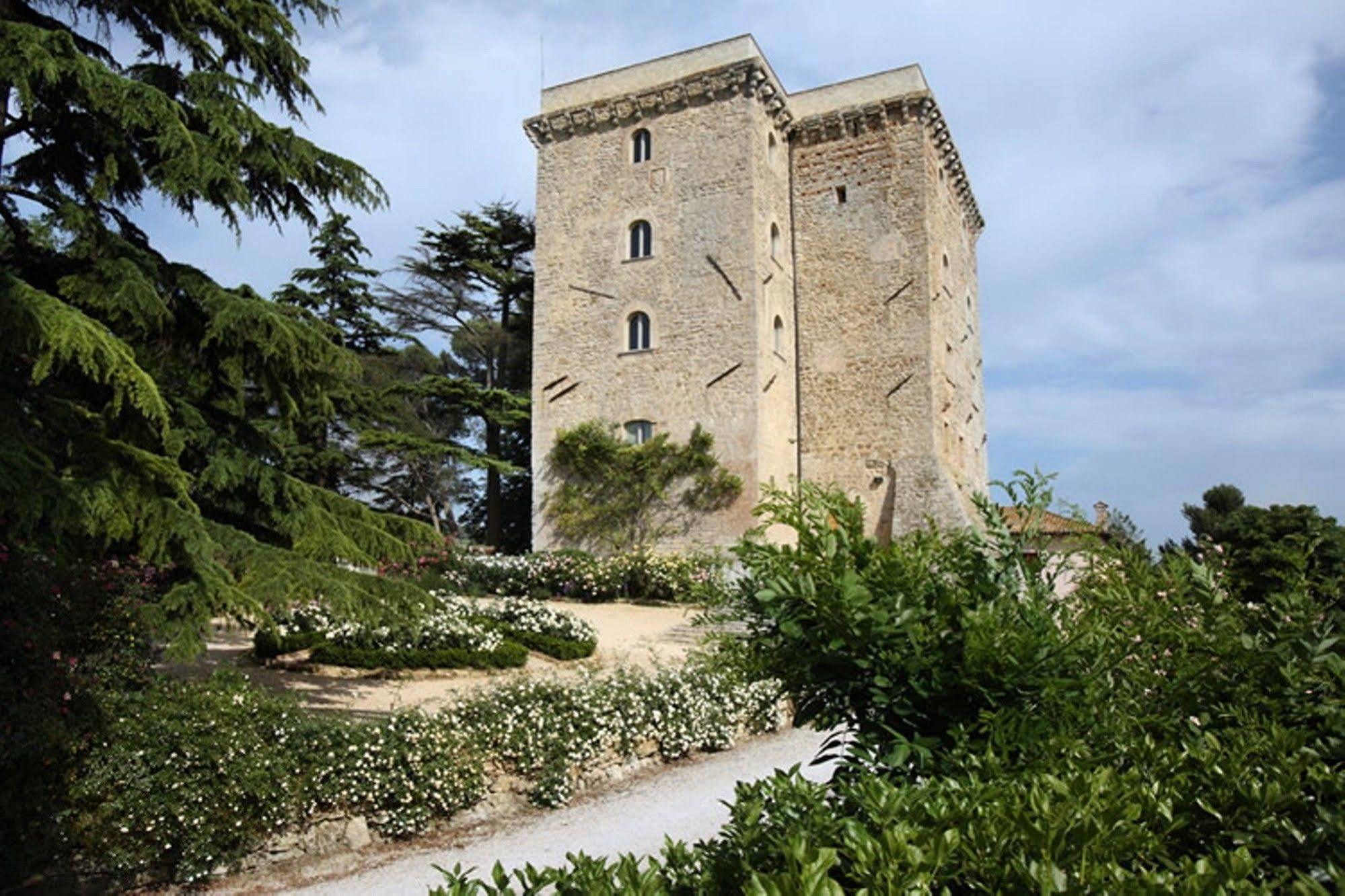 الشقق الفندقية توديفي  Torre Almonte المظهر الخارجي الصورة